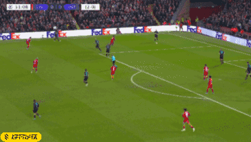 76人以123-114战胜雄鹿，马克西砍54分，助球队逆转三连败，稳居东部第六。