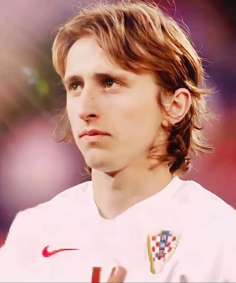 里贝里社交媒体分享与齐达内合照