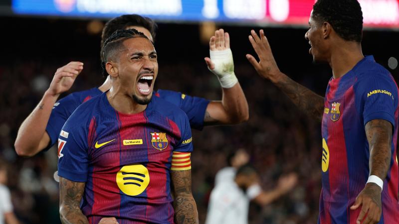 篮球勇士核心三分11投9中，全场手感火热